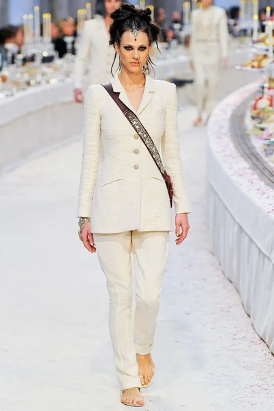 Look 7